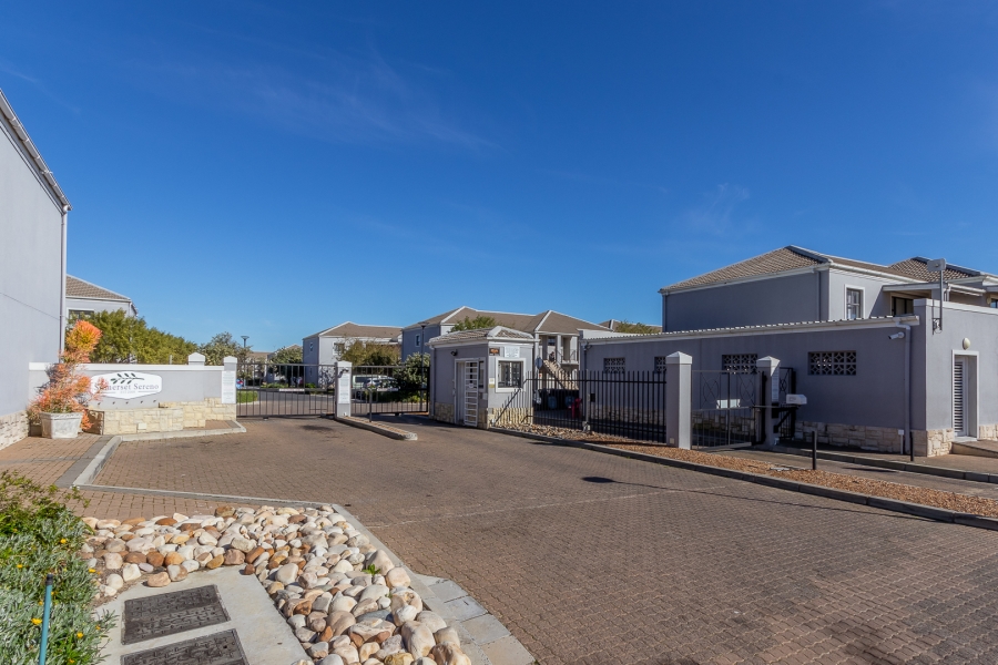 2 Bedroom Property for Sale in Heritage Park Western Cape